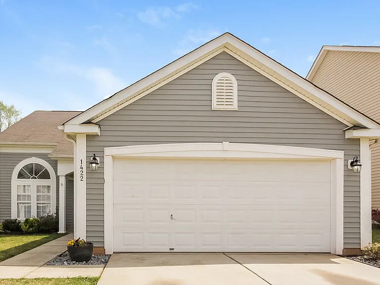 1422 Majestic Meadow Dr — Photo 1