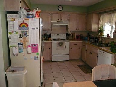 4th image of 2906 NE Bell Ave