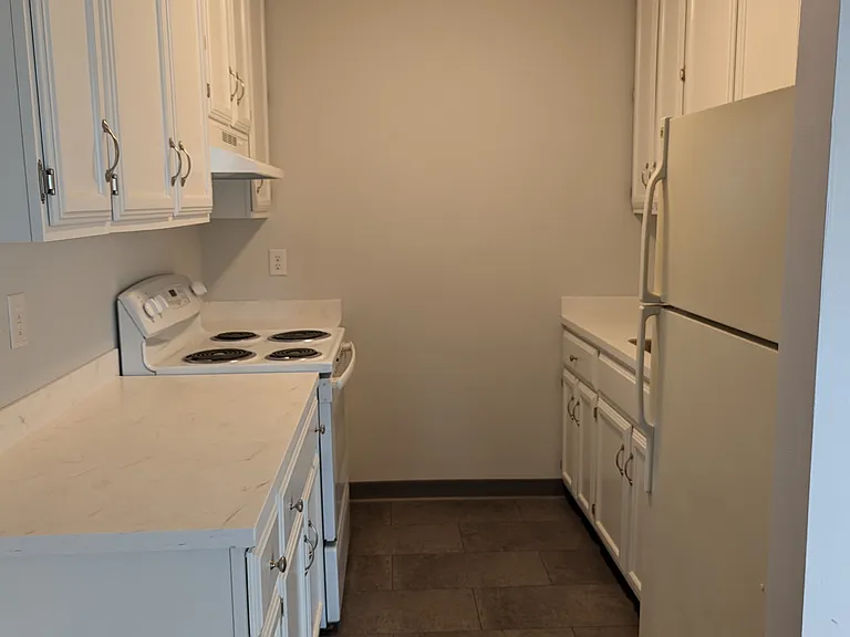 410 N State St #L3 — Photo 3