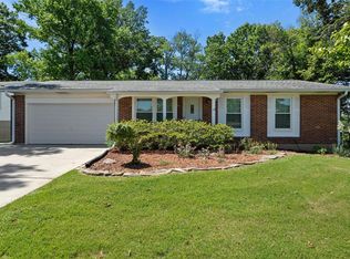 12614 Fee Fee Rd, Saint Louis, MO 63146