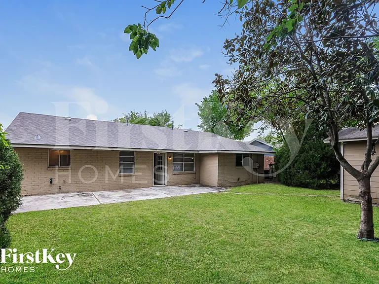4610 Anice St — Photo 14