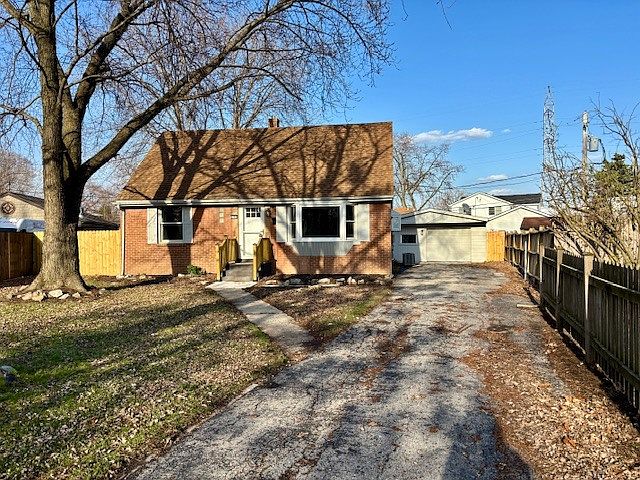 1st image of 6755 Maple Ct