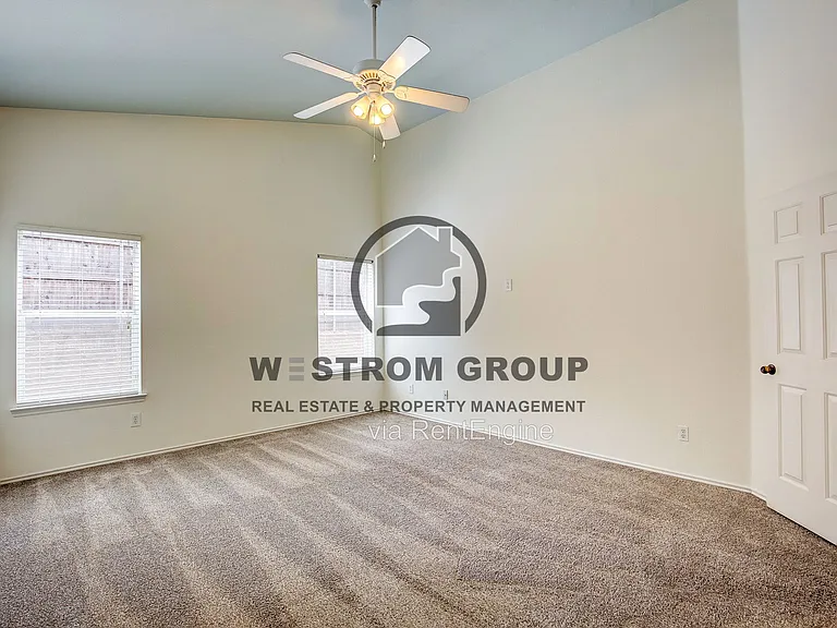 10200 Pear St — Photo 23