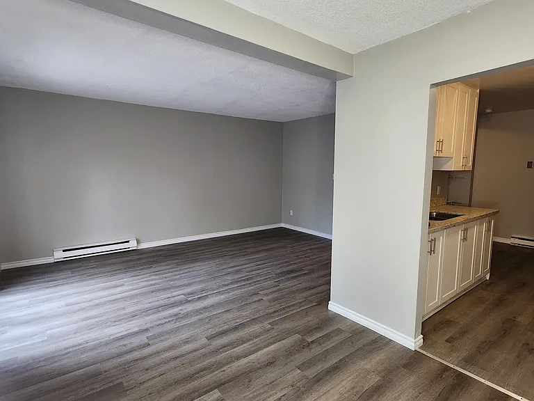 725 Cricklewood Dr #5 — Photo 3