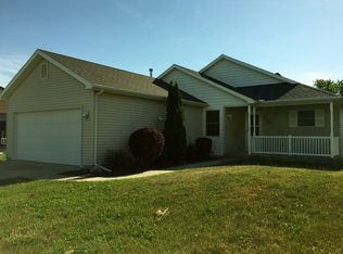 1025 Anna Ln, Bowling Green, OH 43402
