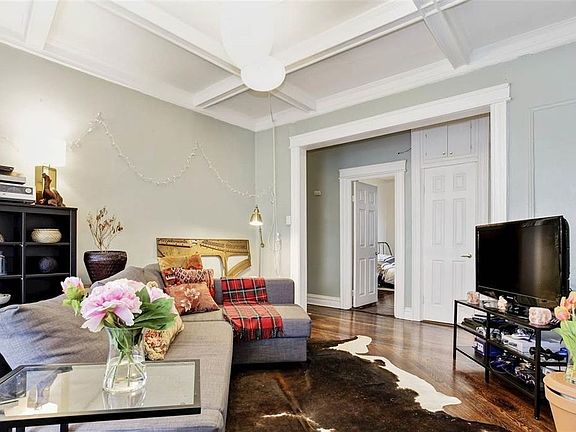 5th image of 66 Romaine Ave APT 10
