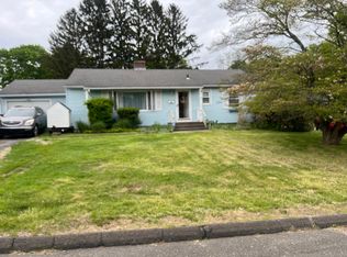 115 Hilltop Rd, Naugatuck, CT 06770