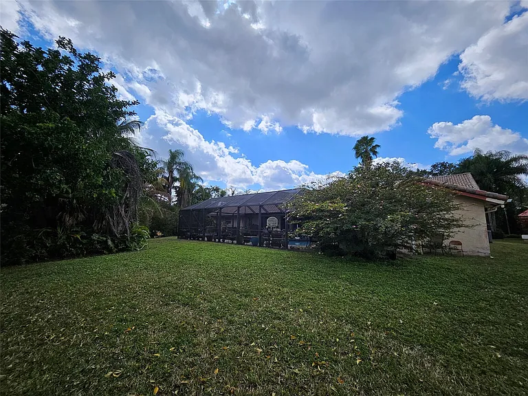 197 NW 113th Way — Photo 38
