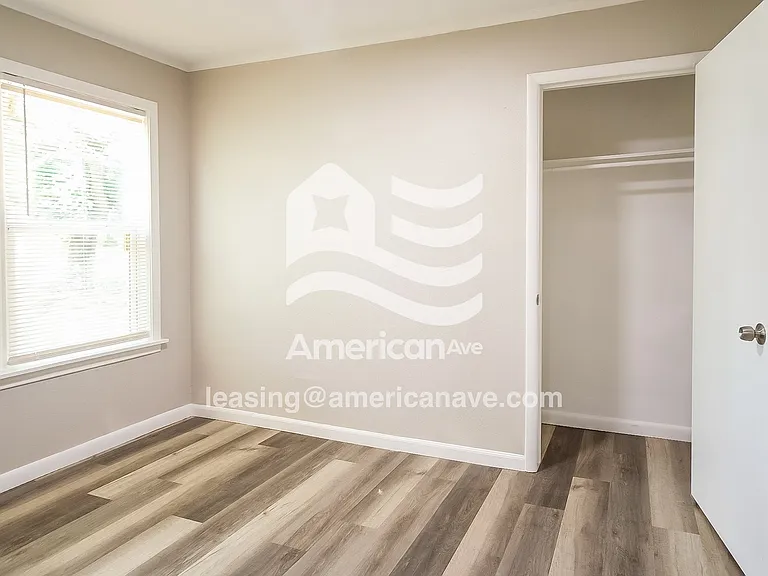 1583683_013_wm_-_bedroom_13181391.jpg
