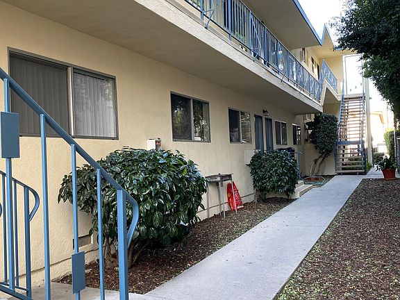3rd image of 221 N Belmont St APT 5