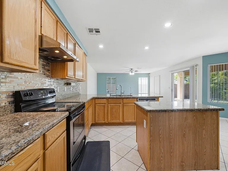 3358 E Park Ave — Photo 10