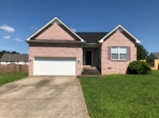 2770 N Whitfield Rd, Clarksville, TN 37040