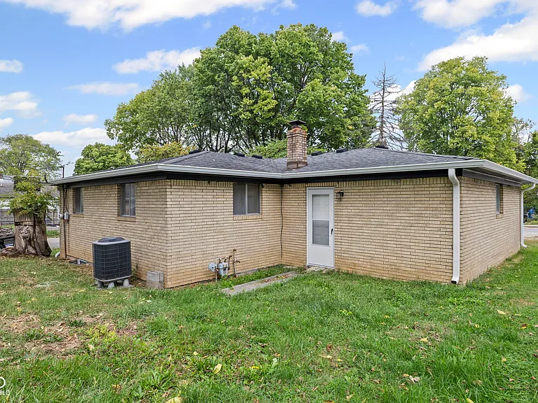 111 W Southern Ave — Photo 14