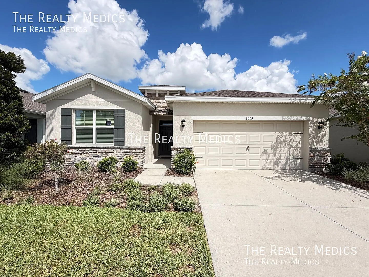 Gorgeous 4bd/2ba Home In The Beautiful Beaumont Community Lawn Care Included! Basic Internet And ... — Photo 2