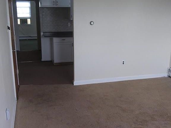5th image of 7486 Oxford Ave