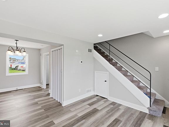 2nd image of 3861 26th Ave