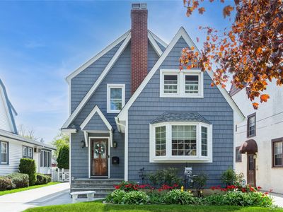 28 Willow Street, Floral Park, NY, 11001