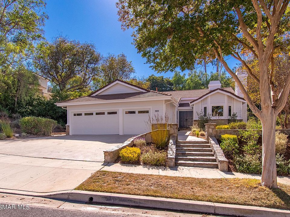 1st image of 216 Goldenwood Cir