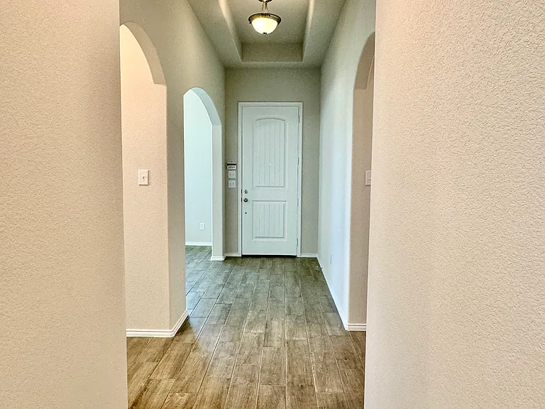 347 Freestall Dr — Photo 8
