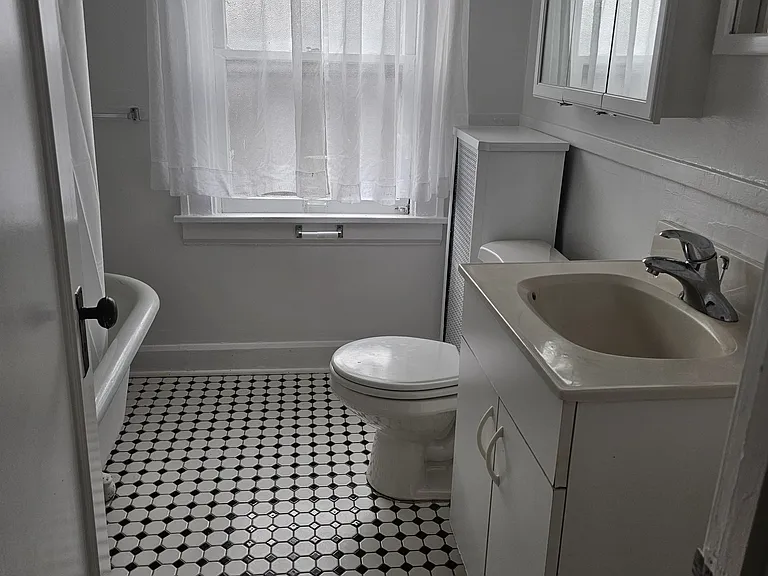 2863 E Derbyshire Rd #3 — Photo 19