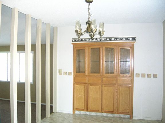 5th image of 1413 Riverview Dr