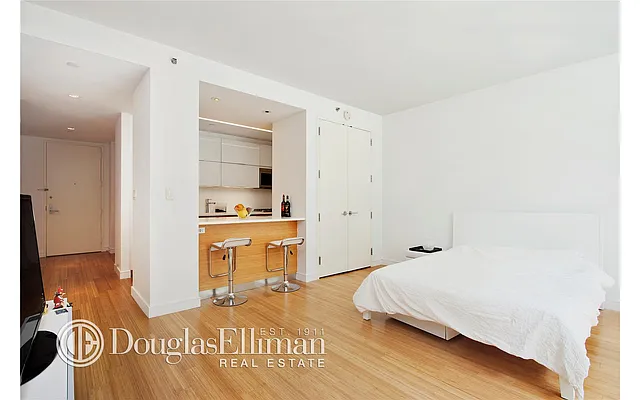 Rented by Douglas Elliman | media 44
