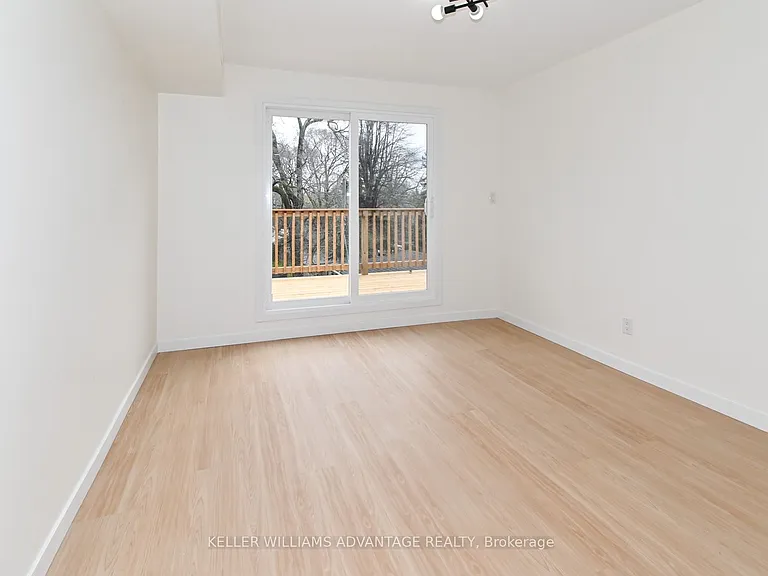 113 Woodbine Ave #UPPER — Photo 7