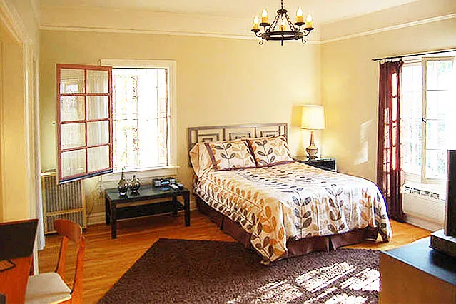 Studio, 345 sqft, $2,180 — Photo 1