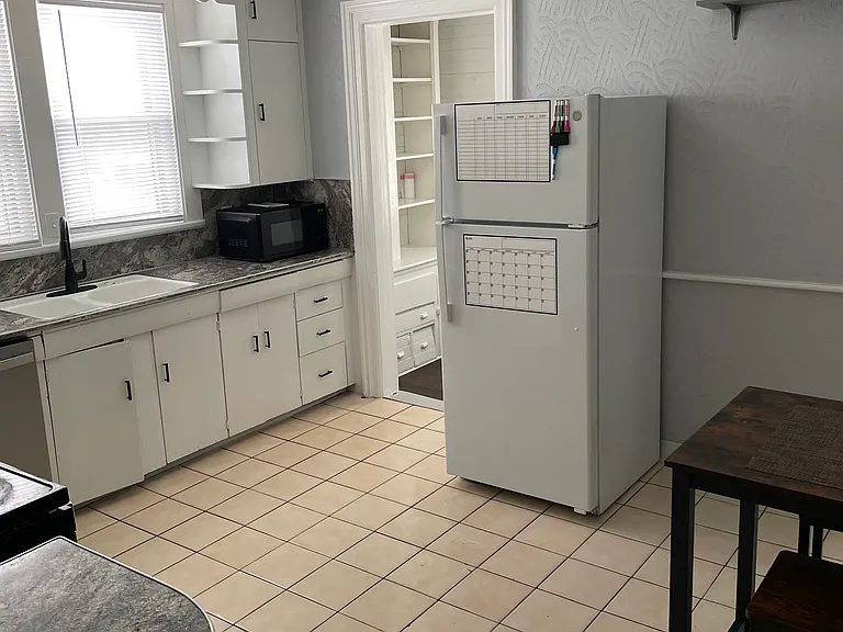 516 Oak St — Photo 6