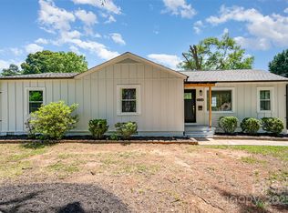 504 N Hawthorne St, Mount Holly, NC 28120