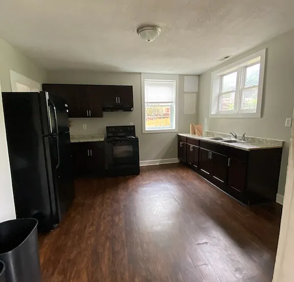 919 Fatherland St #R — Photo 5