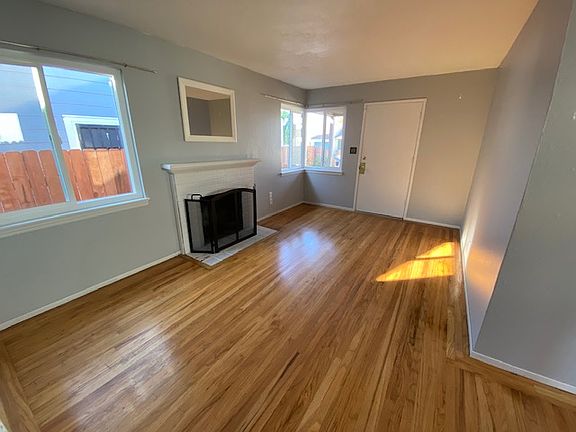 2nd image of 956 Wilson Ave