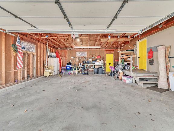 2nd image of 606 Q Ave