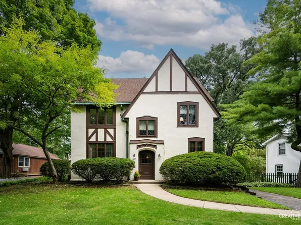 843 Hardin Ave, Aurora, IL 60506