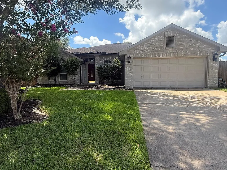 8210 Paddington Place Dr