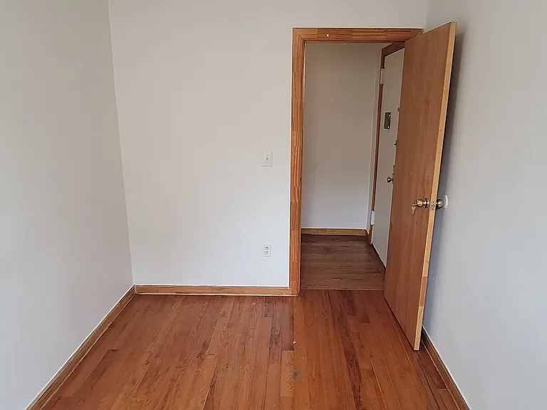 1066 Ward Ave #1E — Photo 8