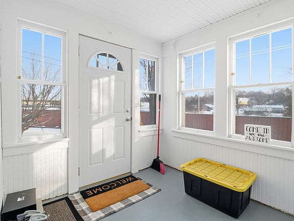 4th image of 309 Etna St