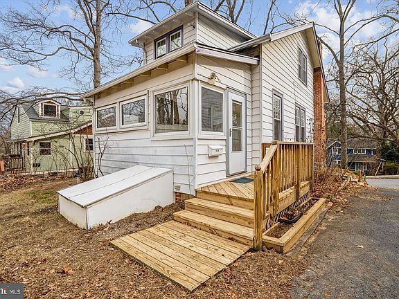 2nd image of 7414 Maple Ave