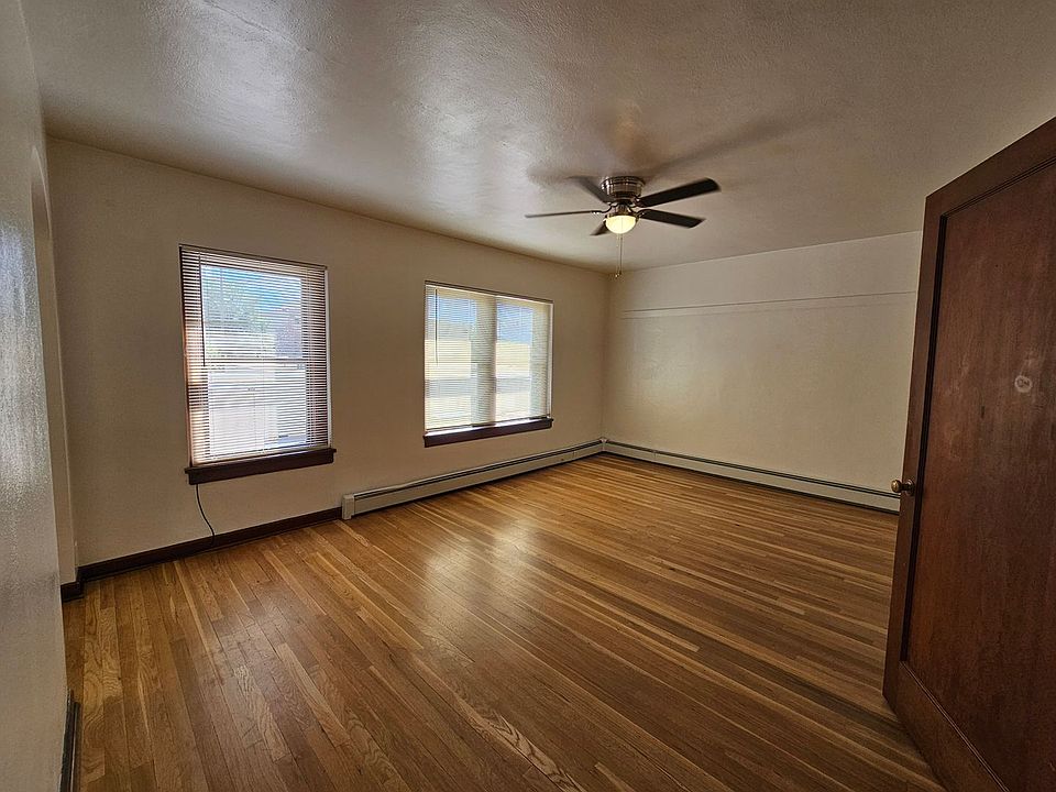2nd image of 237 1/2 E Front St #C