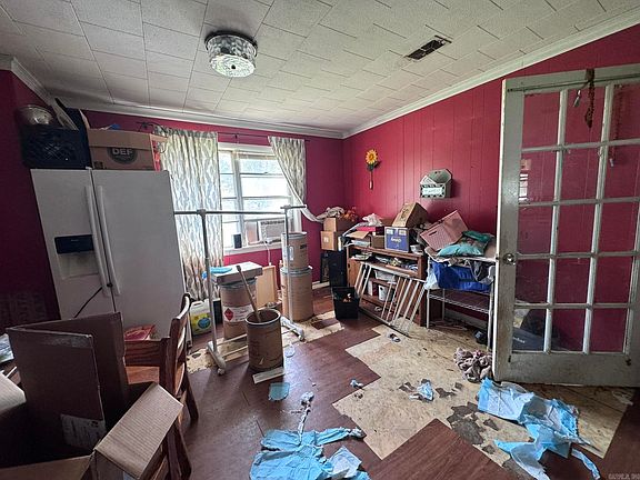 4th image of 101 Mimosa St