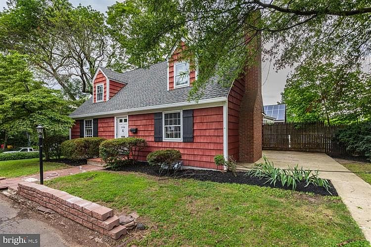 2nd image of 39 Linden Ln