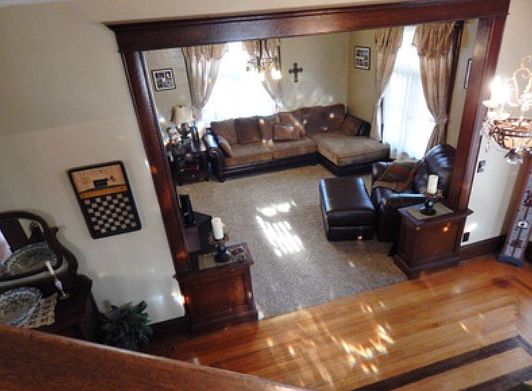 Living room/entry