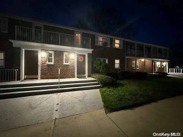 131-73 234 Street #Upper, Rosedale, NY 11422