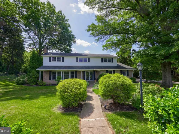 140 Scarboro Dr, York, PA 17403