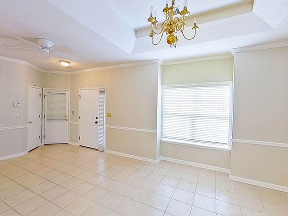5th image of 2937 Hillcreek Dr