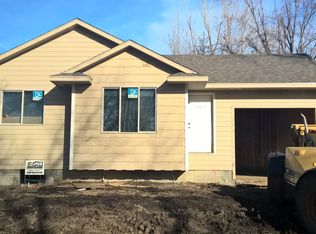 1004 S Harrington Cir, Sioux Falls, SD 57103