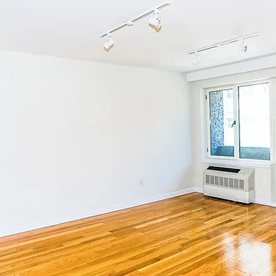 Rented by Urban Realty NYC | media 12