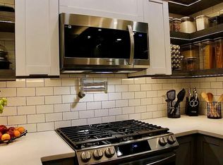 6 Devon Ct, Nanuet, NY 10954