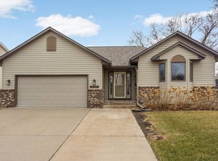 2152 Powers Ave, Saint Paul, MN 55119