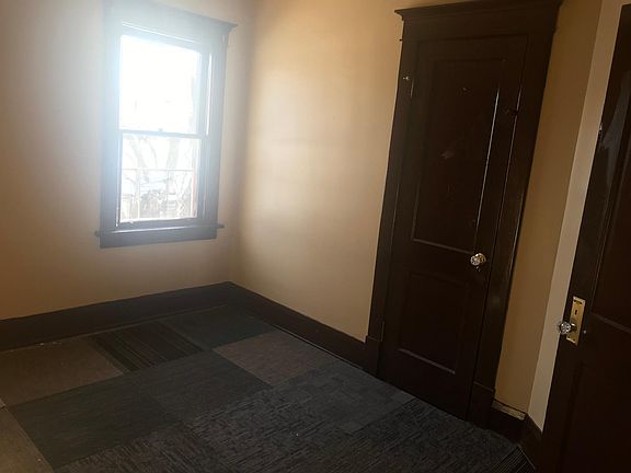 2nd image of 33 Courtland Ave
